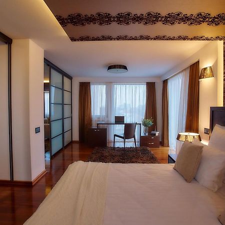 Uptown Residence Satu Mare Luaran gambar