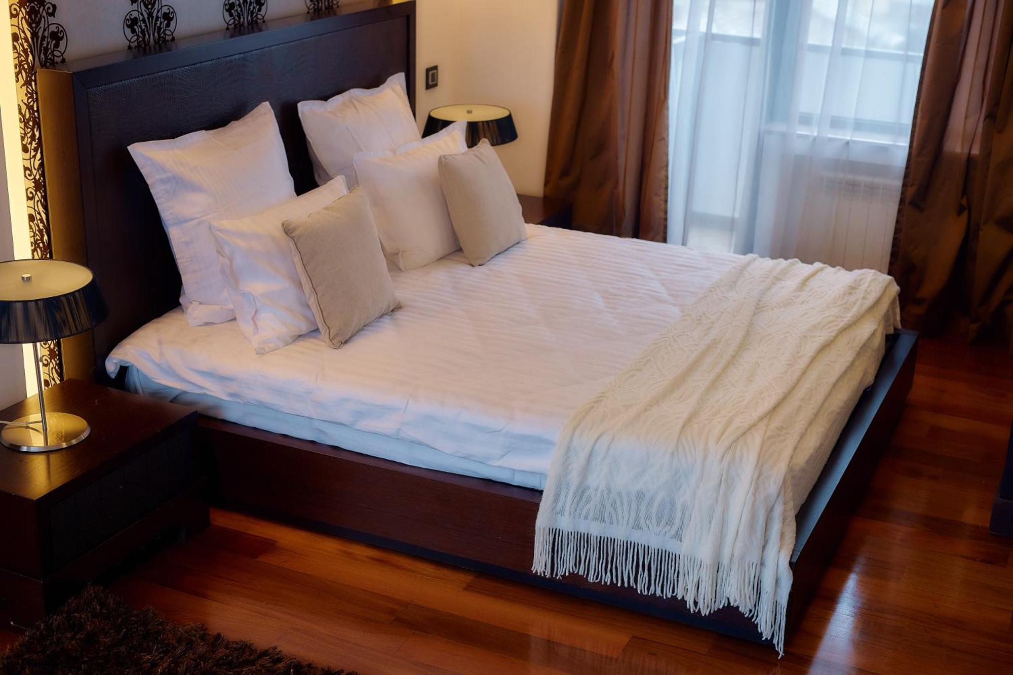 Uptown Residence Satu Mare Luaran gambar